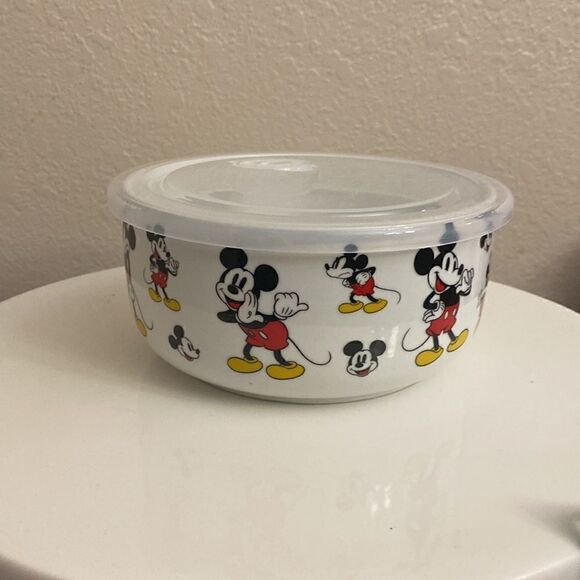 ❤️ Disney Mickey Mouse Food Storage Container!!! - Picture 2 of 6